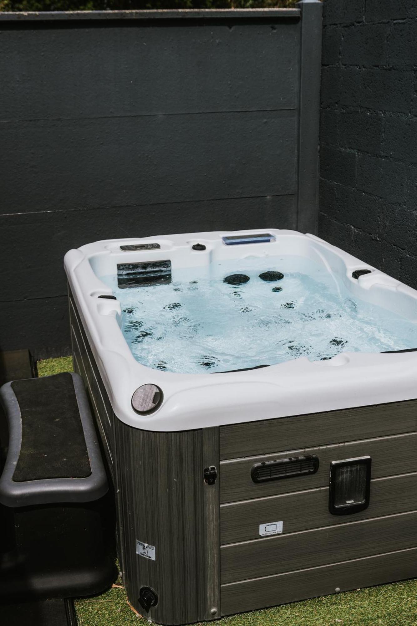 Bel Air - Piscine - Jacuzzi